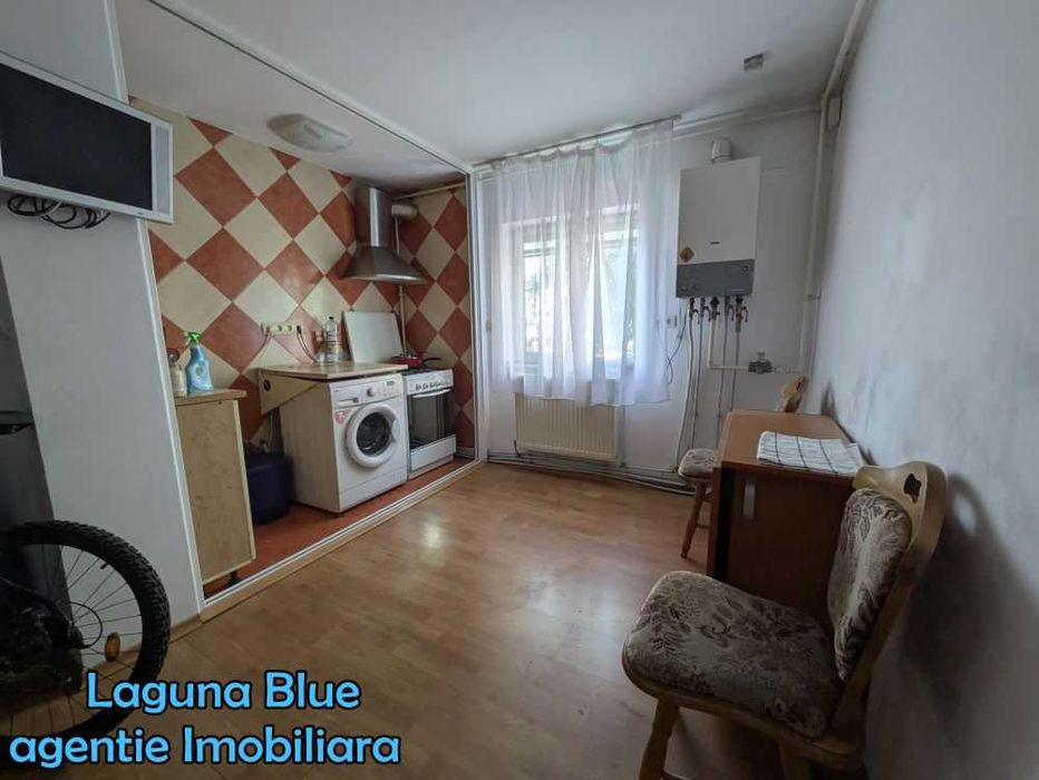 Apartament 2 camere, parter, cu balcon, Onesti.