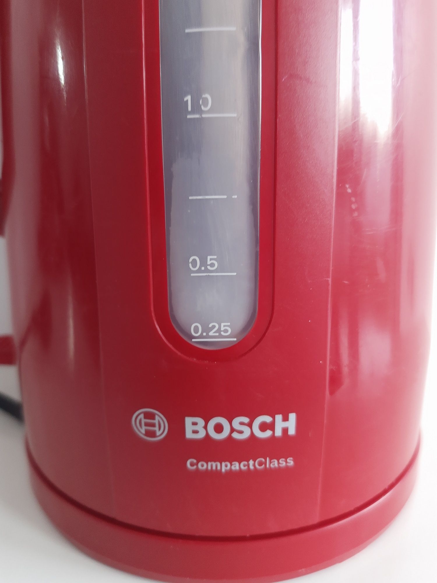 Fierbător apă Bosch, culoare roșu, 2400 W,  capacitate 1,7 L