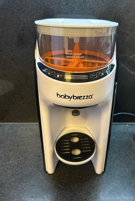 Baby Brezza уред за приготвяне на адаптирано мляко