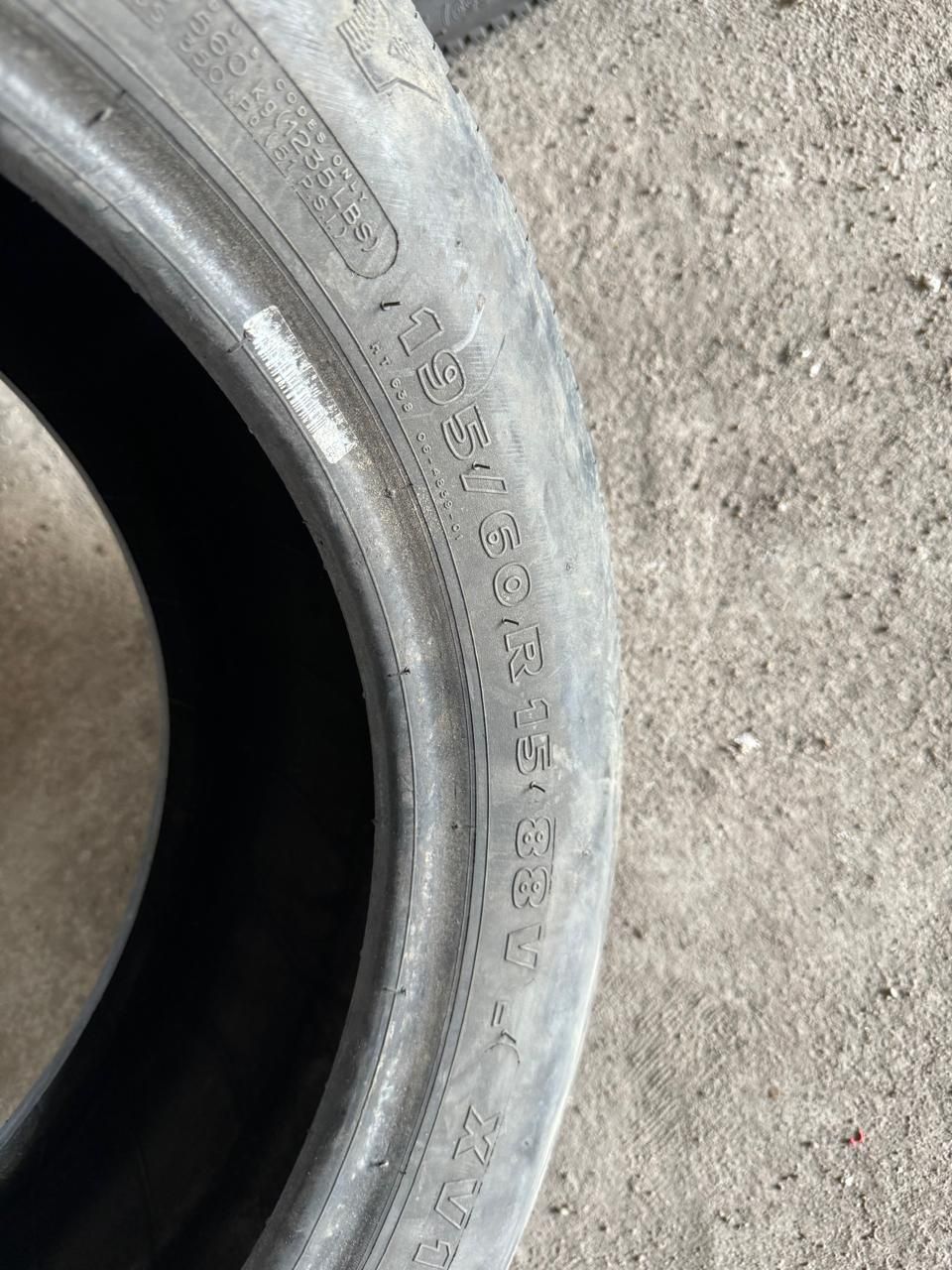 Резина Мишлен 195/60 R15 один баллон