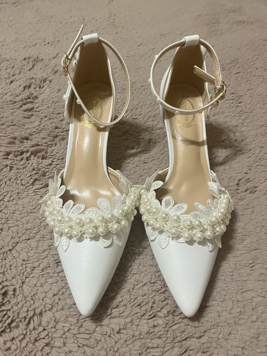 Pantofi cu toc de ocazie