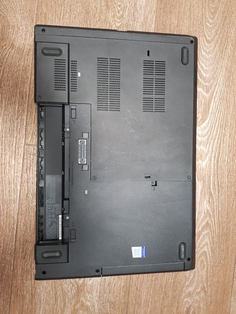Dezmembrez laptop Lenovo Thinkpad L570