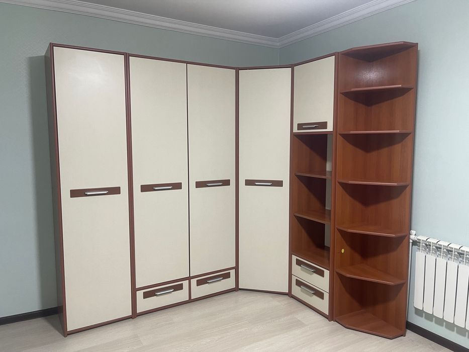 Шкаф угловой в детскую/гостиную