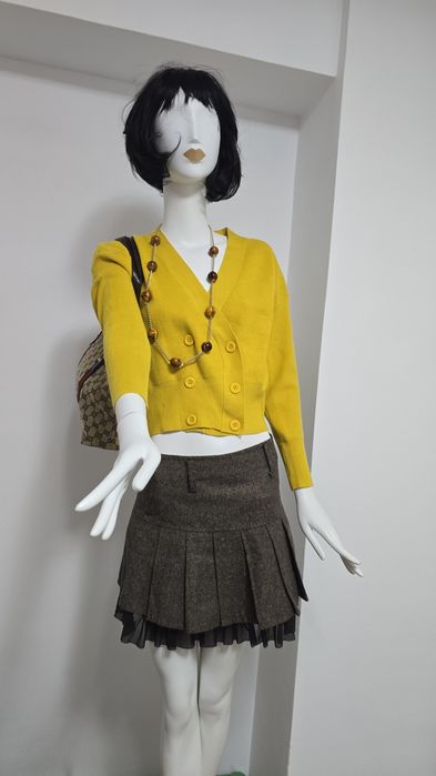 Fusta lana cu fir auriu