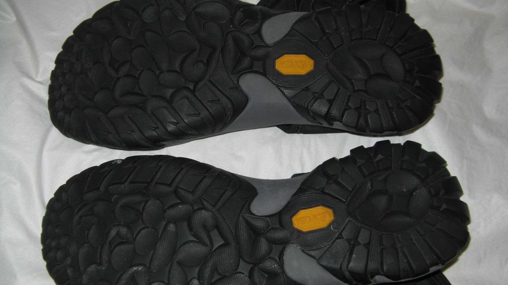 Sandale Quechua cu talpi Vibram