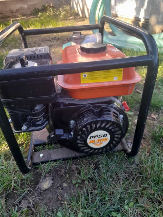 Vând  motopompa ruris plus doua  furtune de 10 metri