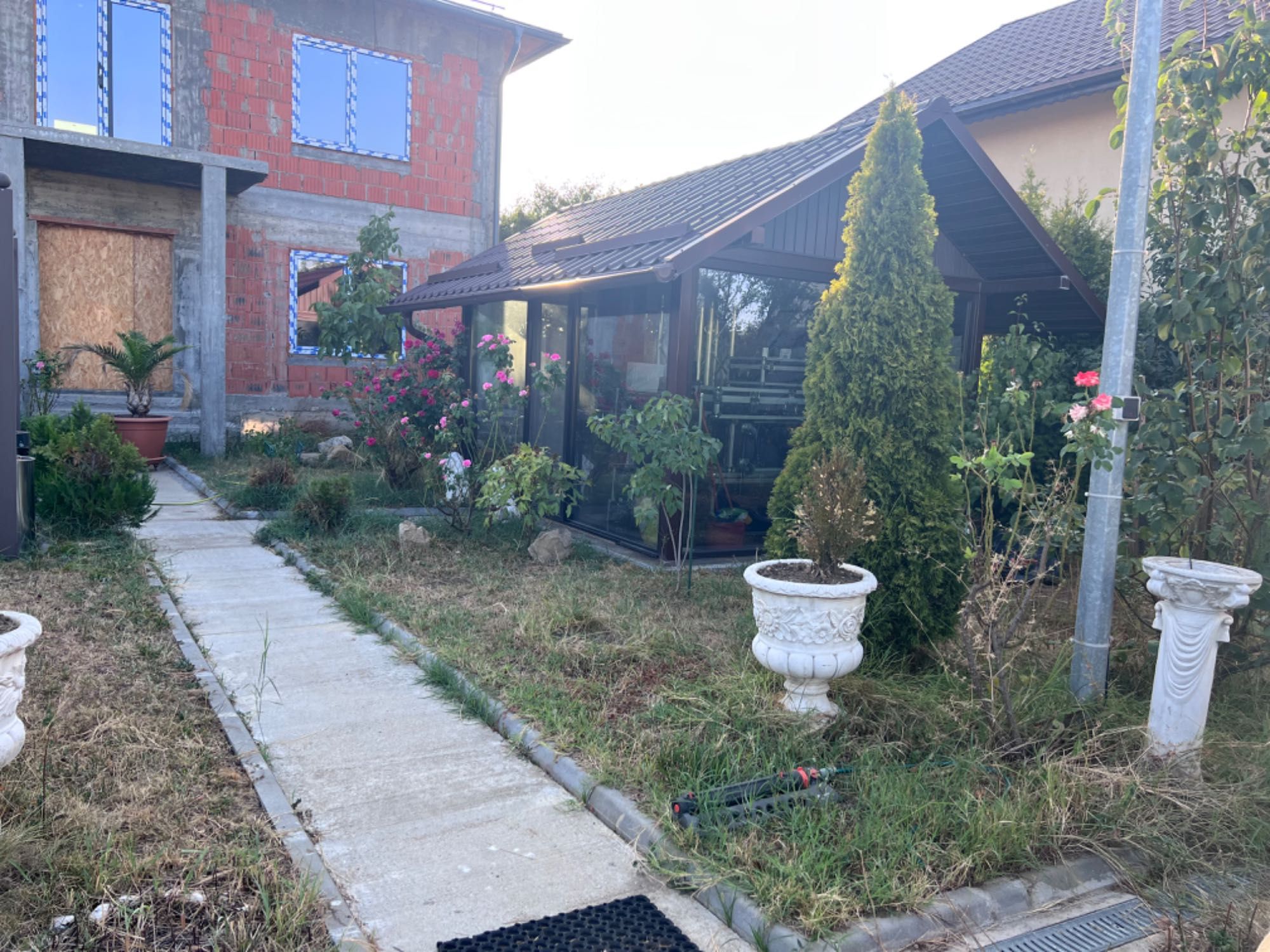 Vand casa individuala, la rosu- 130.000 Euro, an constructie 2023