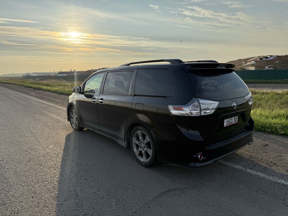 Продам Toyota Sienna