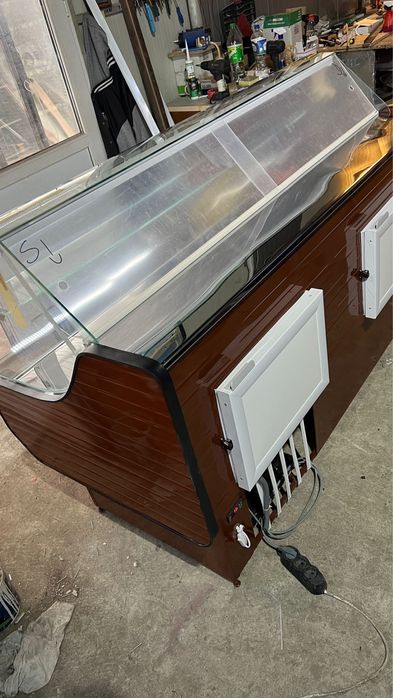 Vitrina figorifica pentru mezeluri cu led