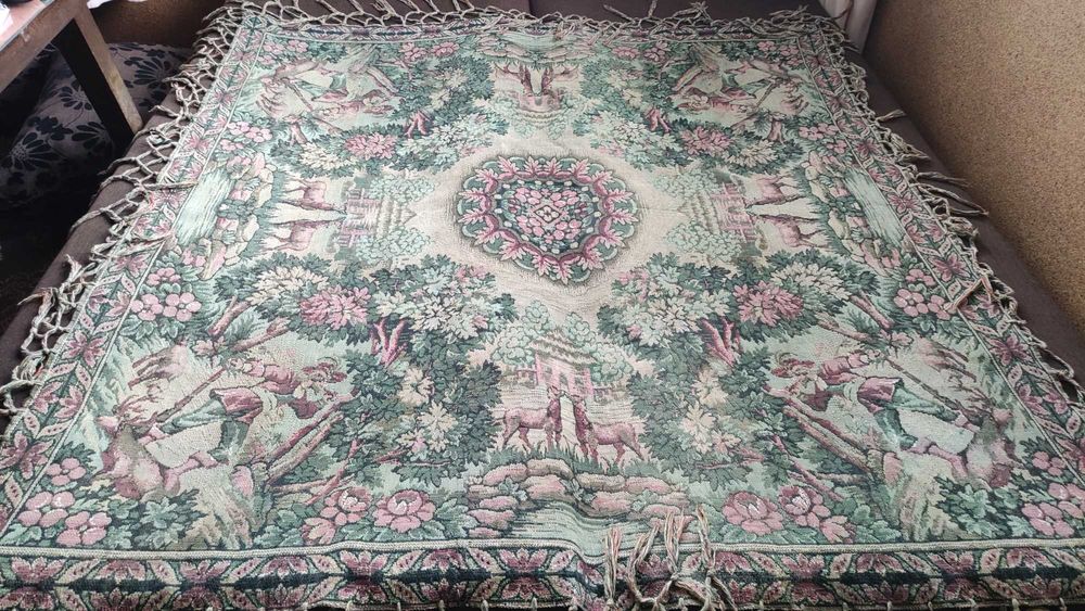 Тежка покривка за маса тъкана в жакардова техника