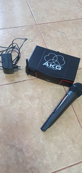Vand microfon  akg