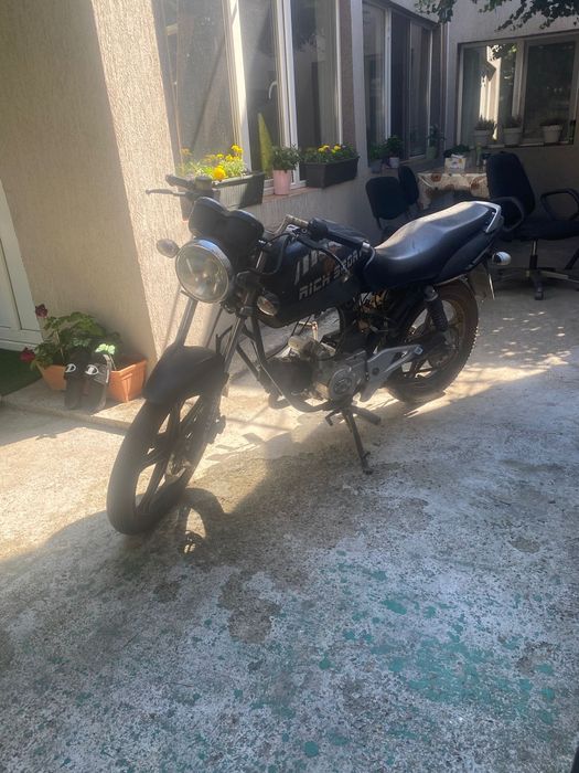 Vand scuter și motor