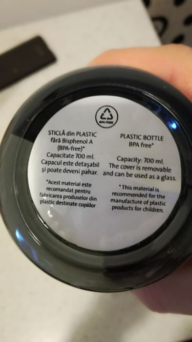 Sticla plastic 700ml capac detasabil pahar