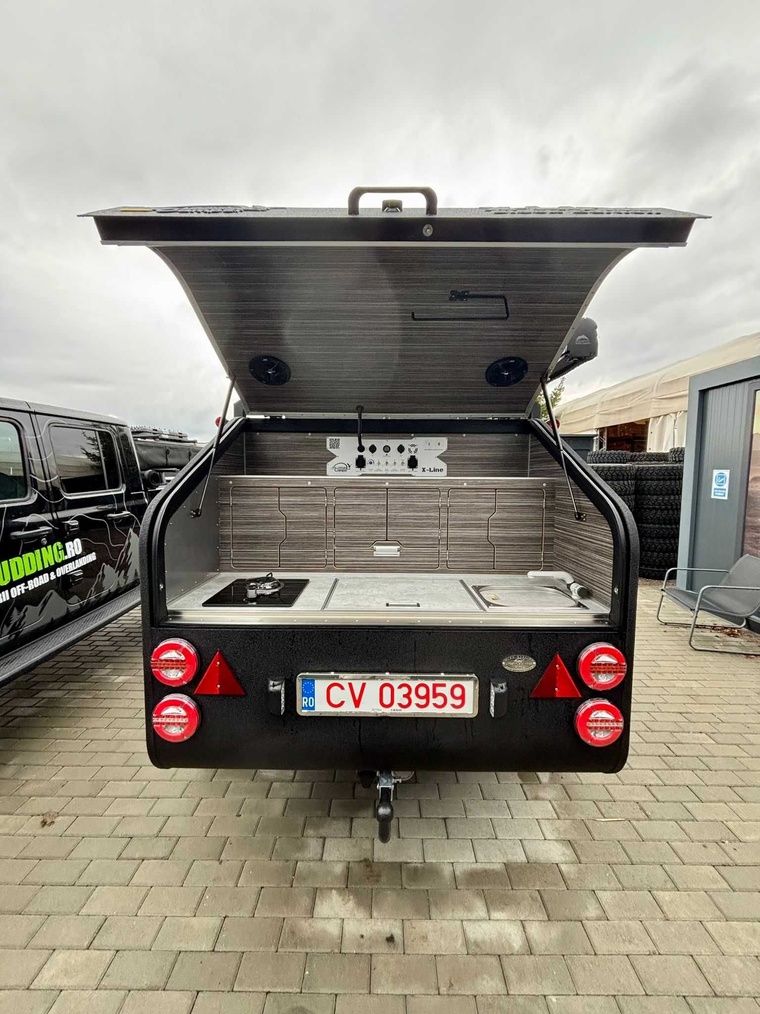 Rulotă Compactă Premium X-Line, negru, Lifestyle Camper