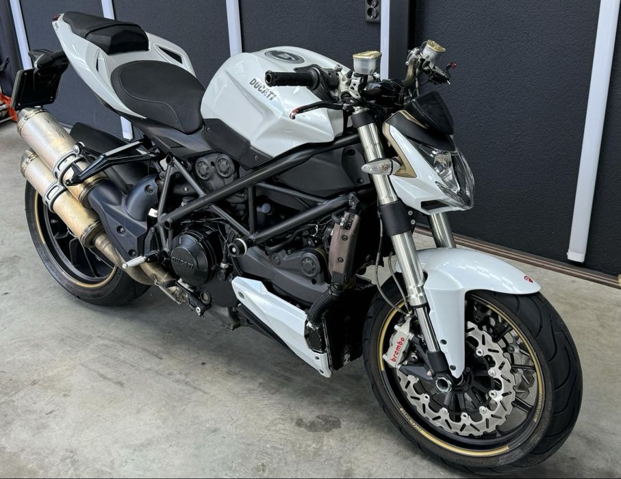 Ducati sttreetfighter