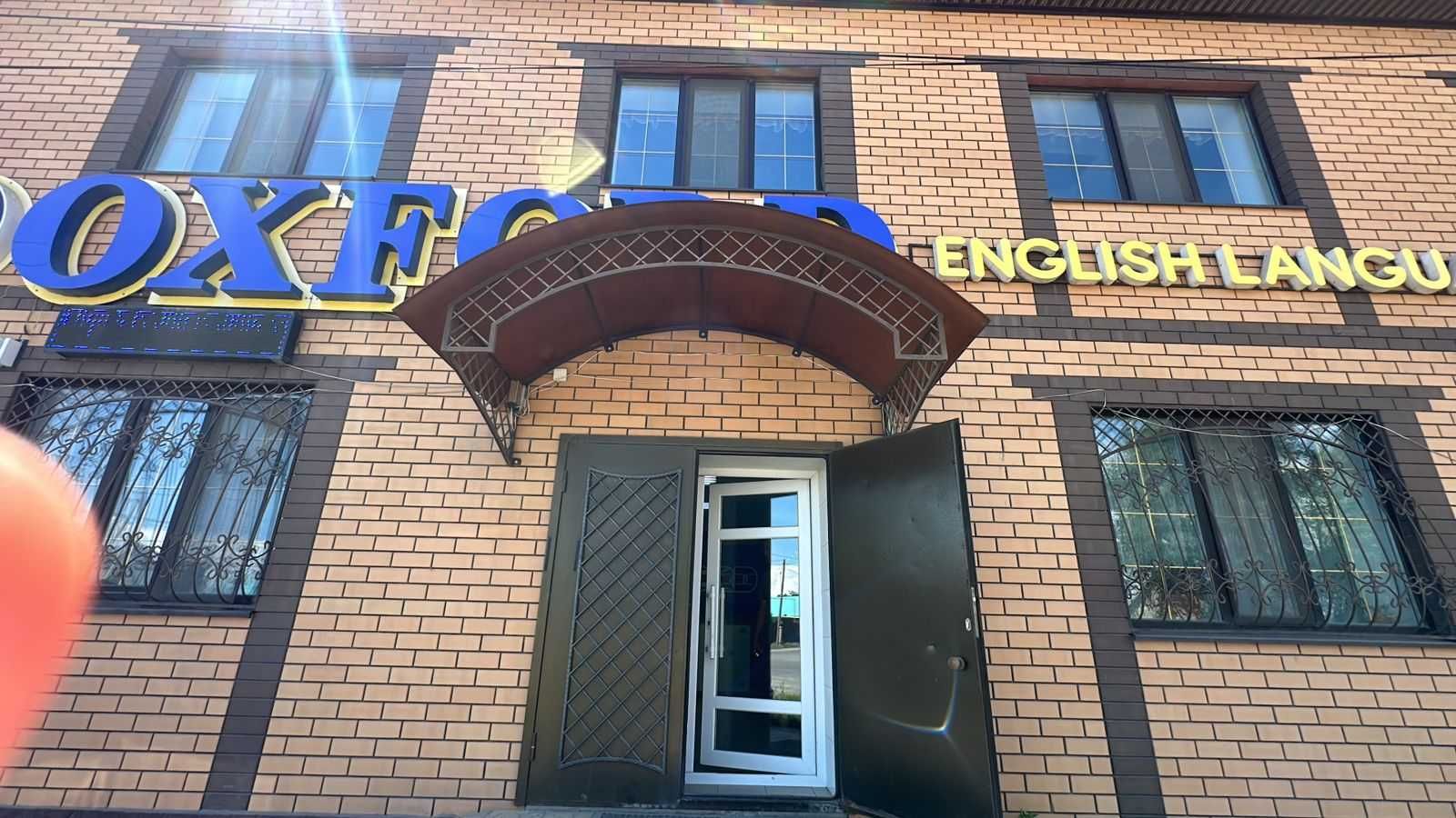 СРОЧНО ПРОДАЮ! Дверь, диван, стулья по выгодной цене