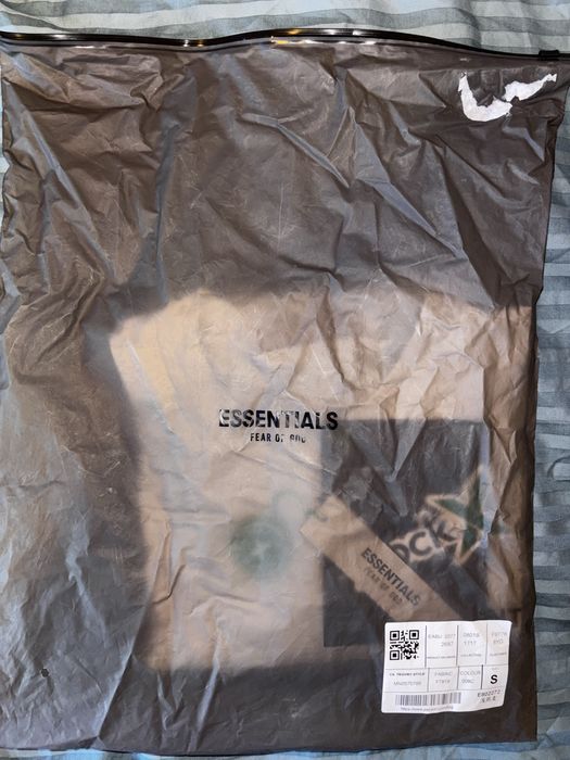 Светло сив Essentials летен екип (къси гащи и тениска)