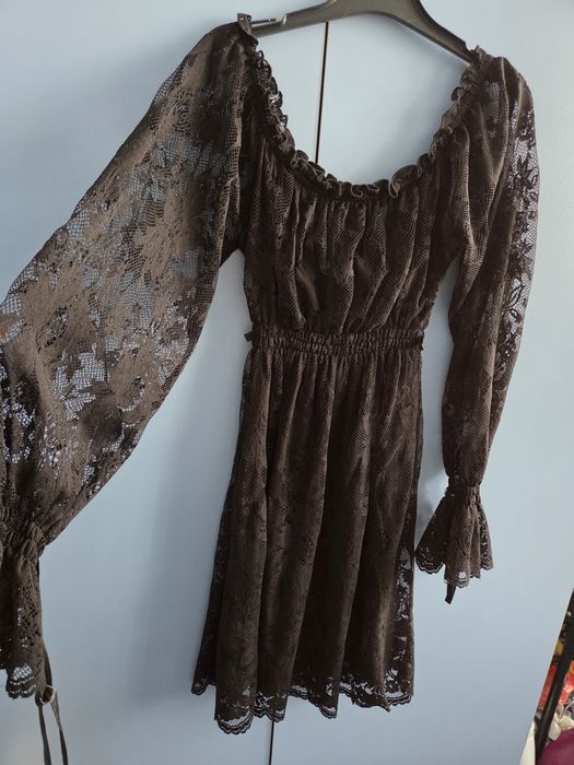 Дантелена официална дамска рокля..