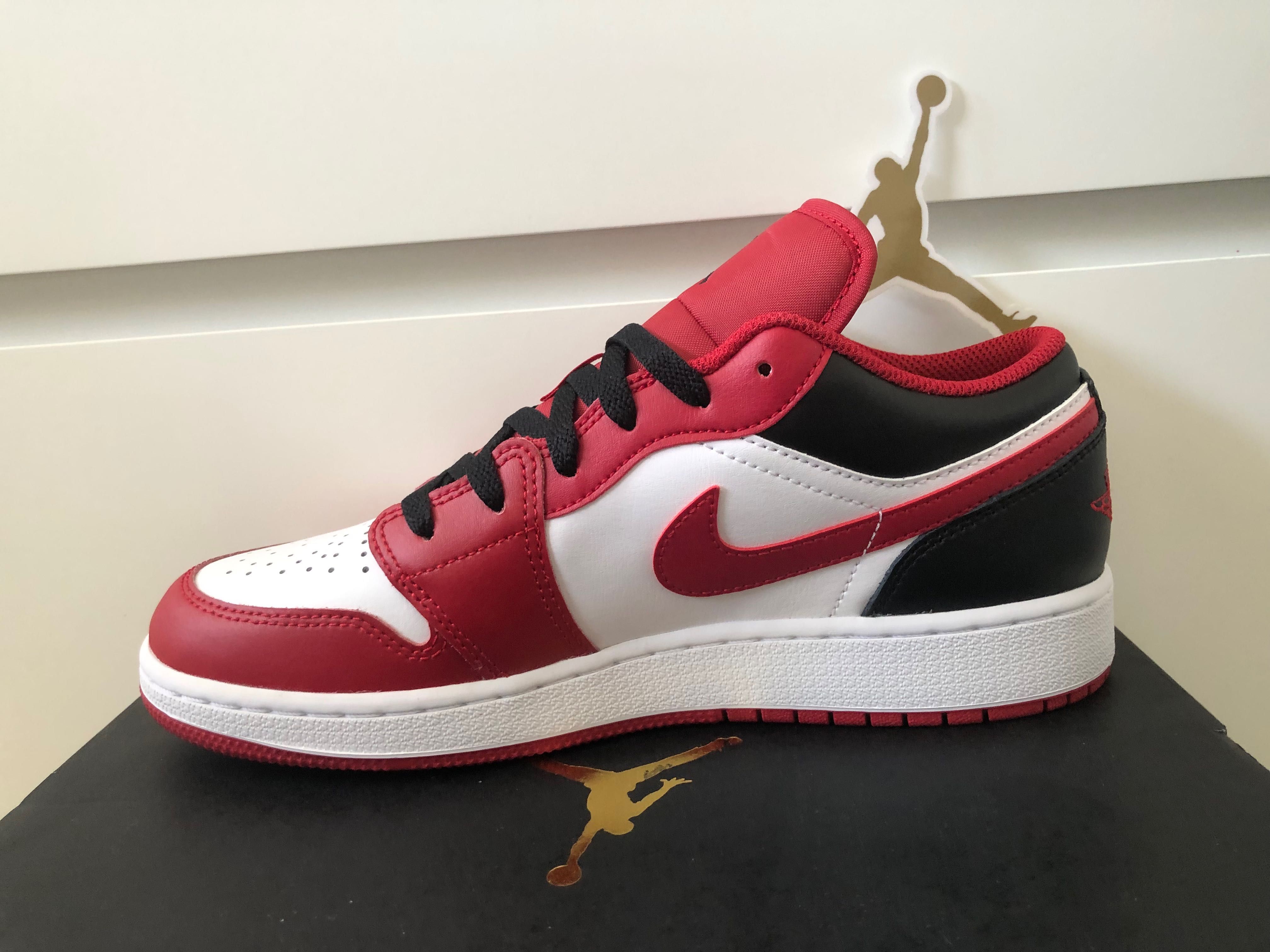 Маратонки оригинални NIKE AIR JORDAN 1 LOW BULLS-45,5 номер