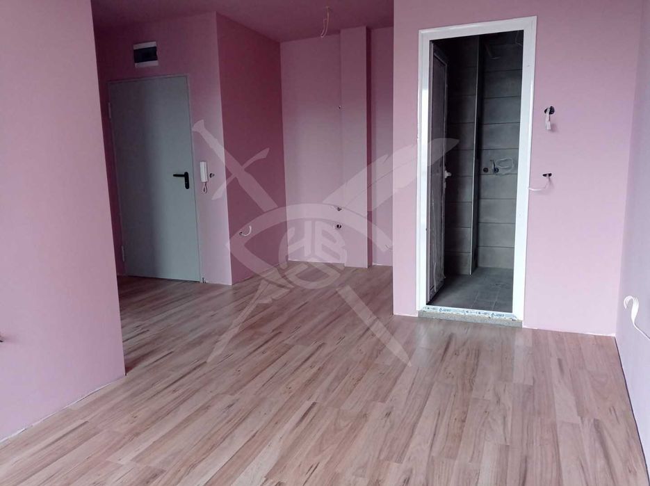 Продава се Двустаен апартамент в Варна, Автогара - 68 кв.м за 1236 €/кв.м - Снимка #2