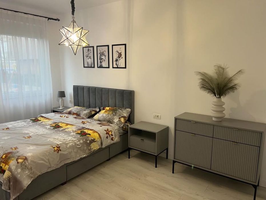 Inchiriez apartament in West Residence