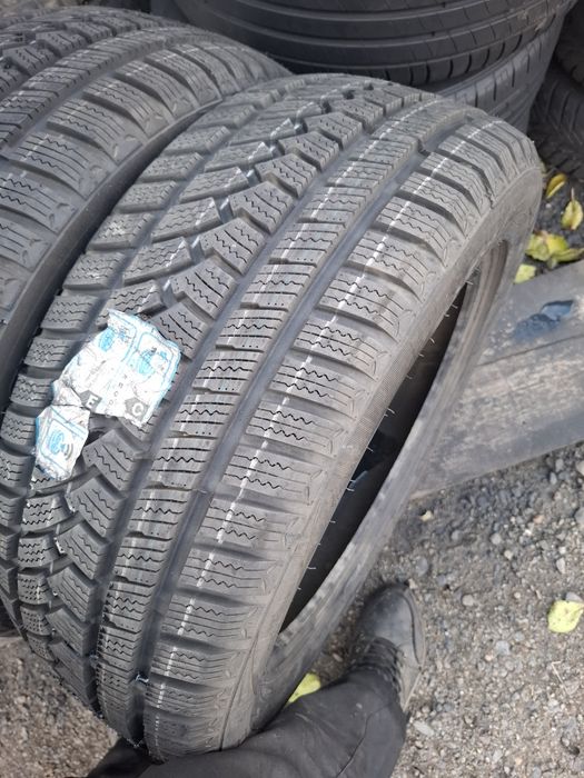 Vand 2 anvelope 215 55 17 noi de iarna
