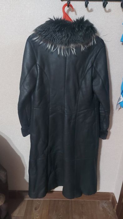 Дубленка облегчённая тёмного цвета