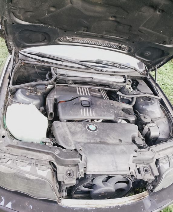 Vând două BMW-uri
(Manual 170 CP st