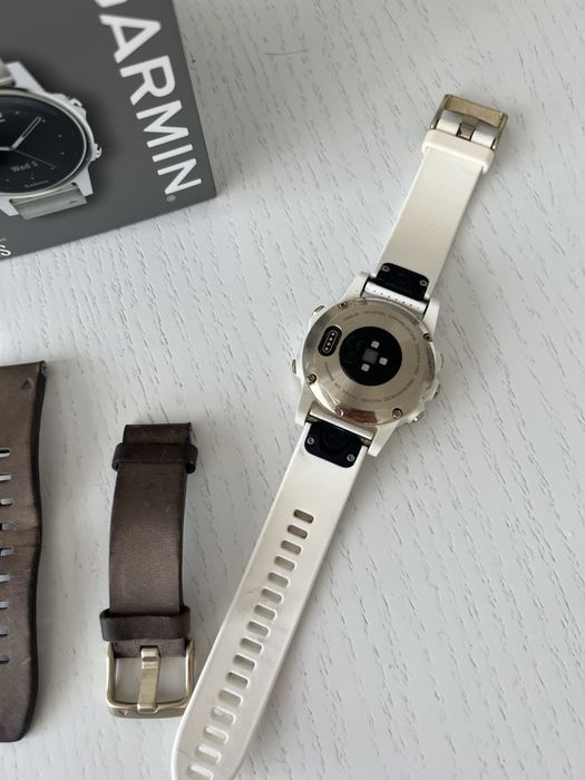 Смартчасы Garmin