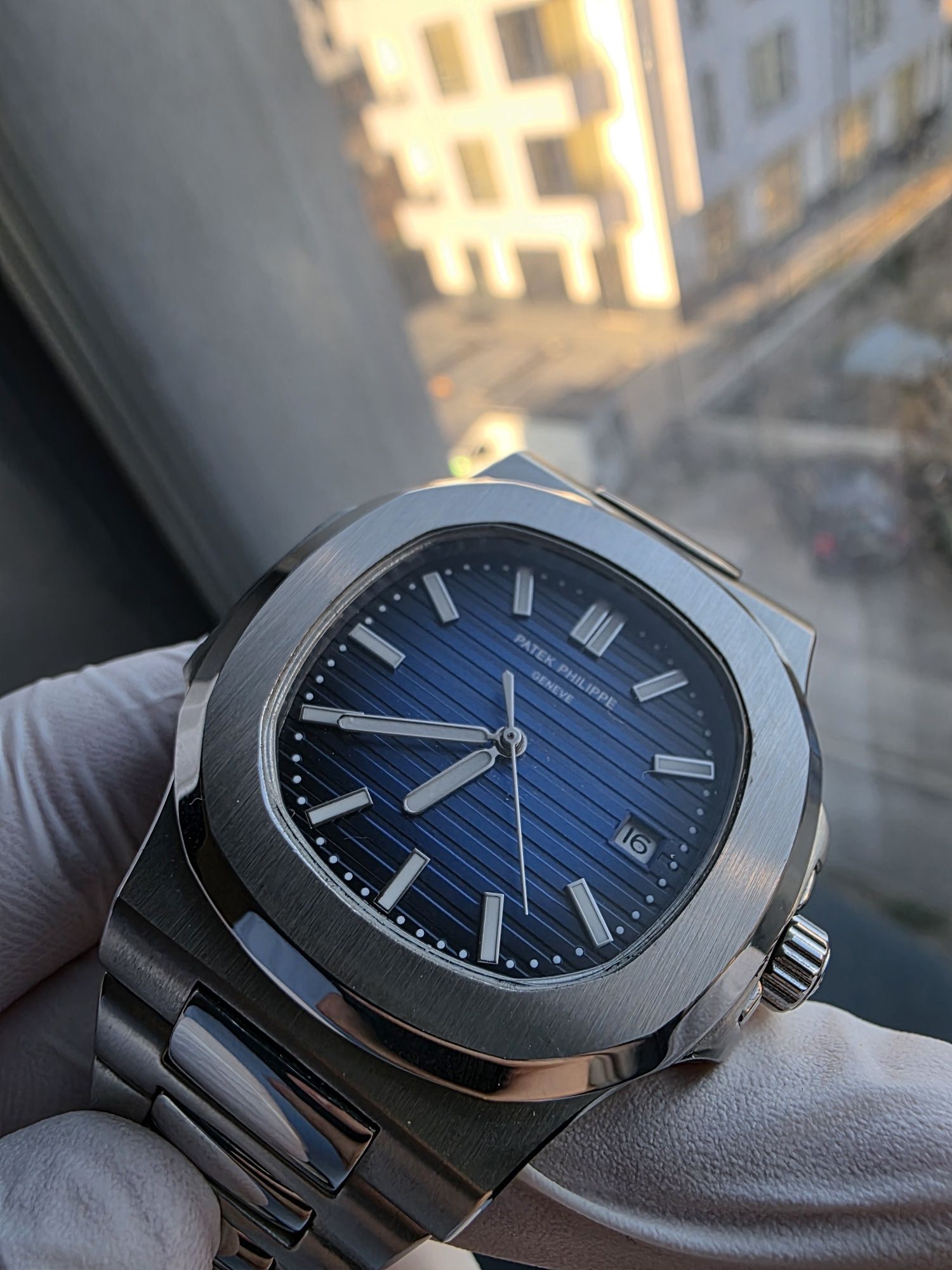 Часовник Patek Philippe Nautilus Ref. 5711/1A-010