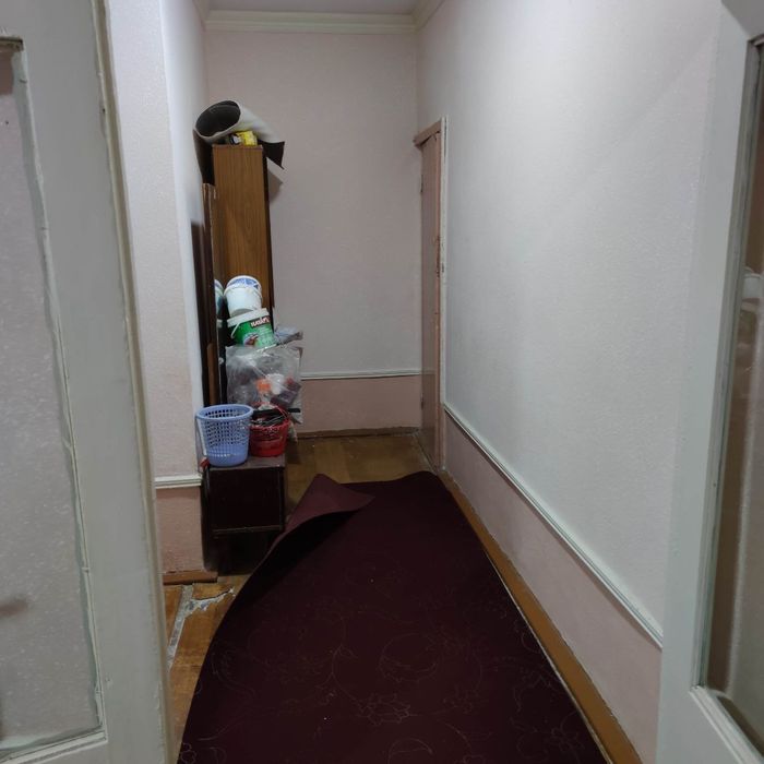 Sotiladi 1 xonalik uy-4 ch-mavze 17 dom 2 chi qavat 2 maktabni to‘gris