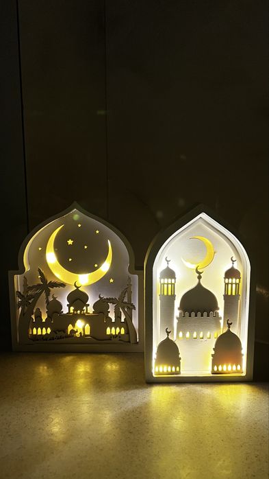 Светильник с полумесяцем