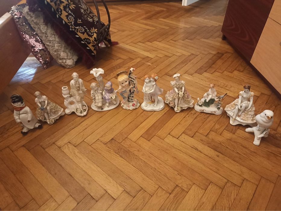 Diferite bibelouri vechi