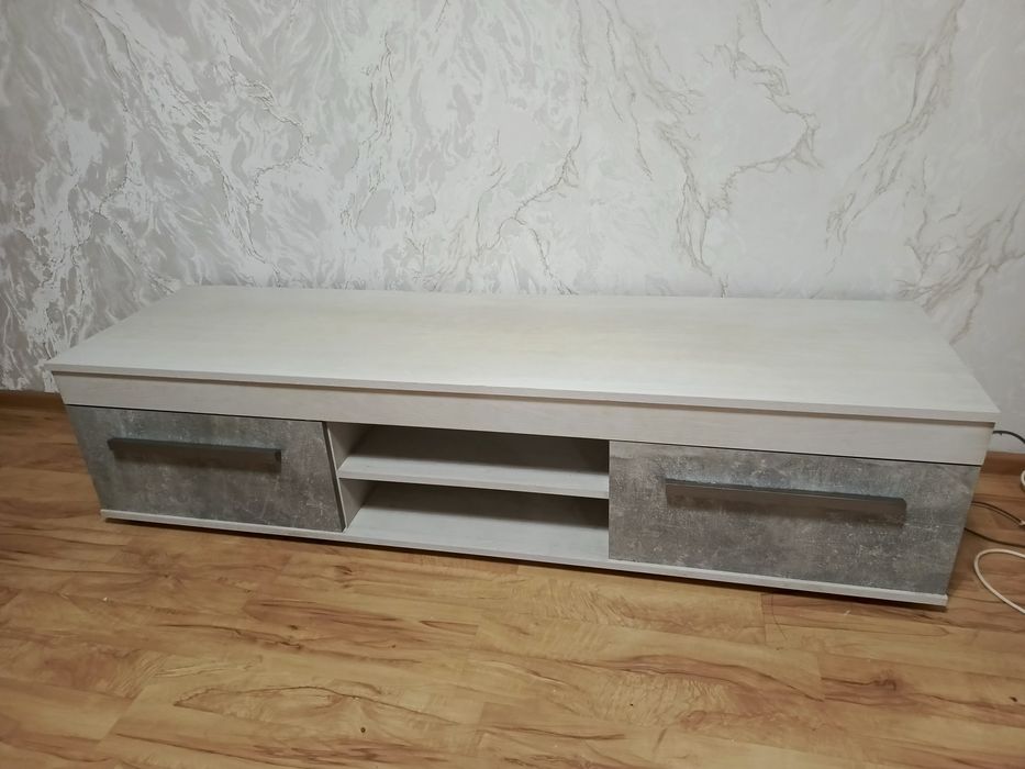 продам тв тумба..