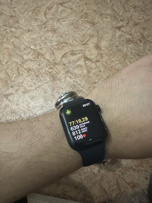 Продам Apple watch se 2