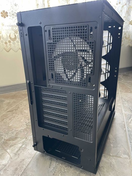 Компютърна кутия DeepCool CH560 Digital (Mid-Tower, черен, ATX)