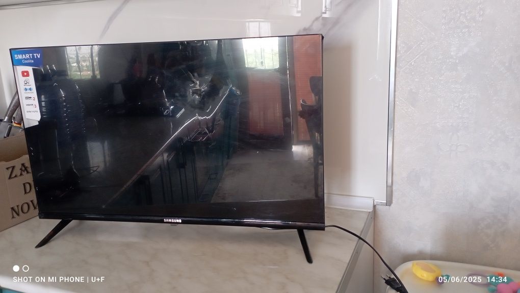 Televizor sotiladi
