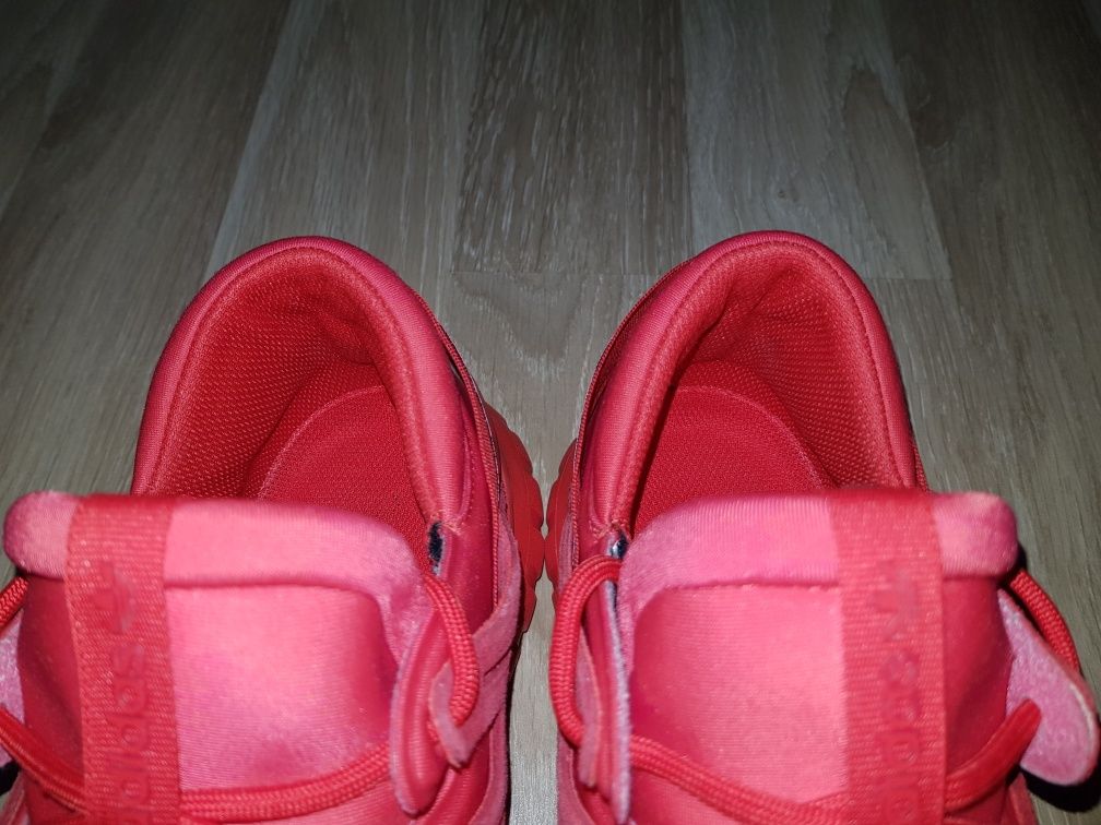 Adidasi Adidas Tubular mărimea 44 nike jordan force