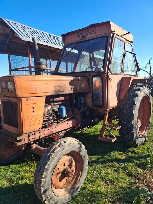 Tractor u650 cu plug și disc