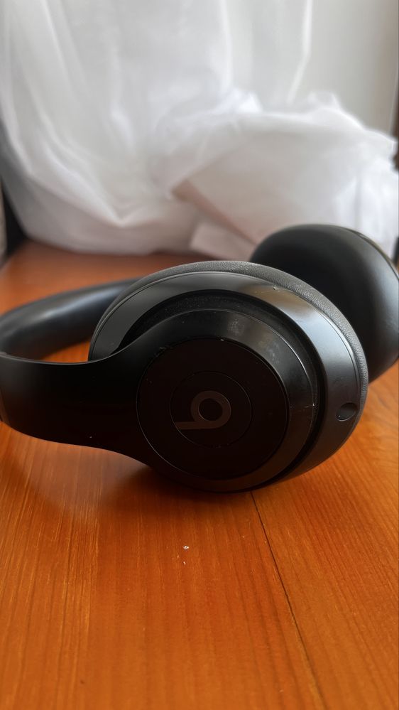 Продается Beats studio pro