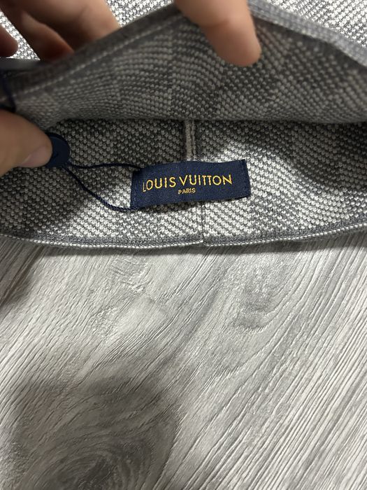 Caciula louis vuitton