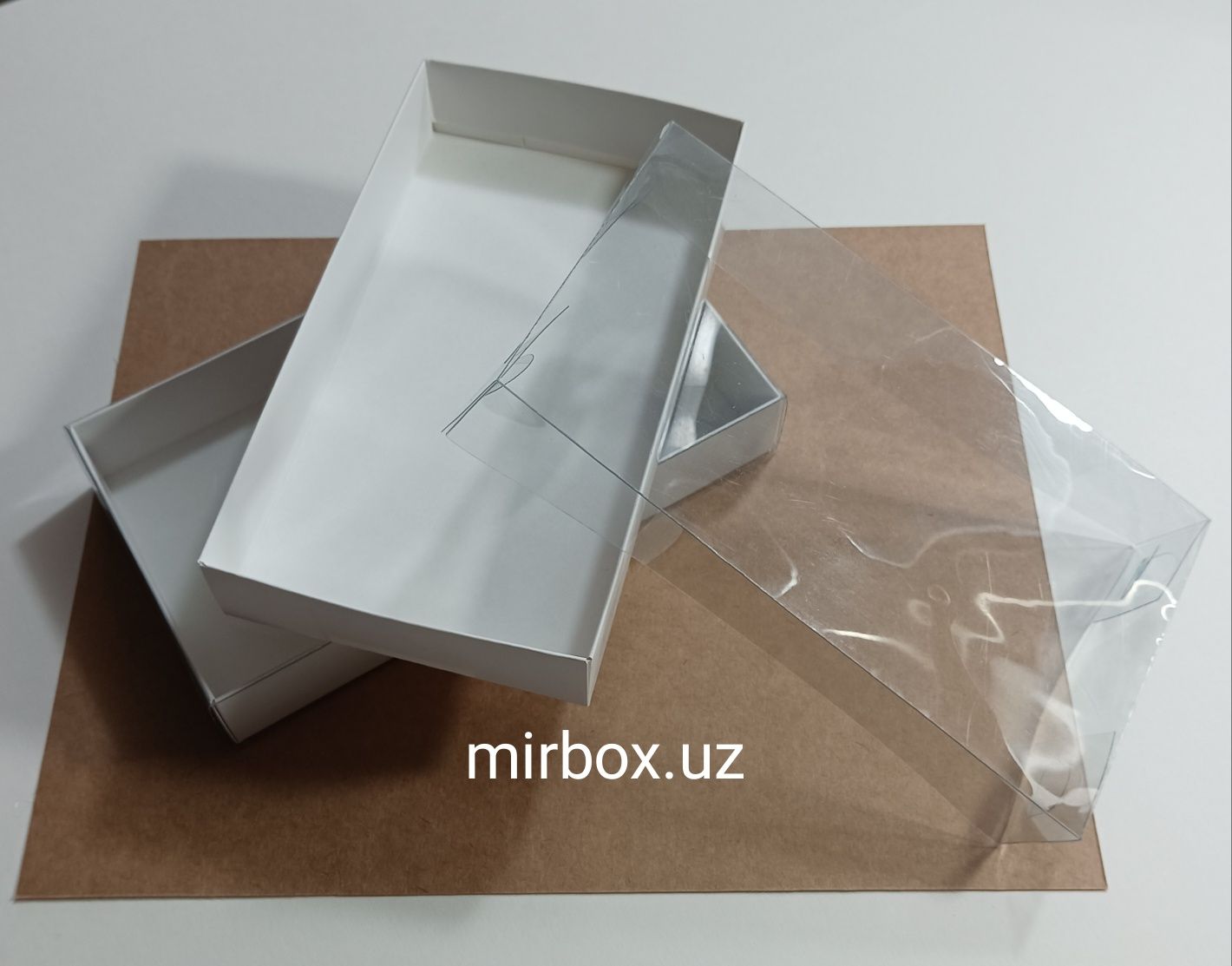 Коробка из картона для пряников с прозрачной крышкой