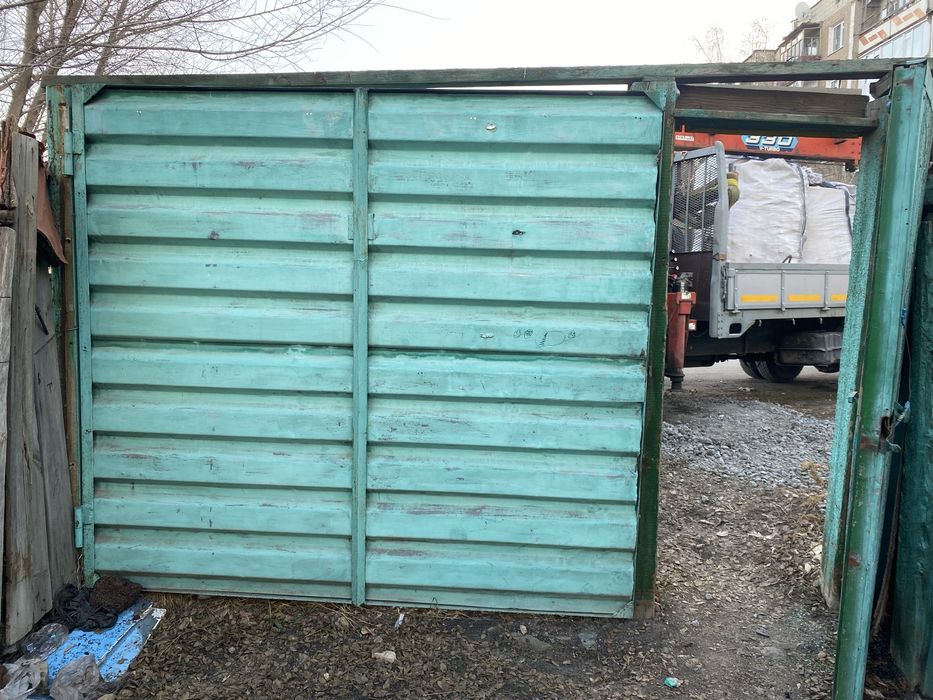 Продам ворота мераллические , профлист