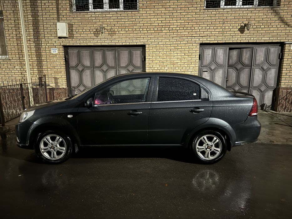 Moshina sotiladi nexia 3