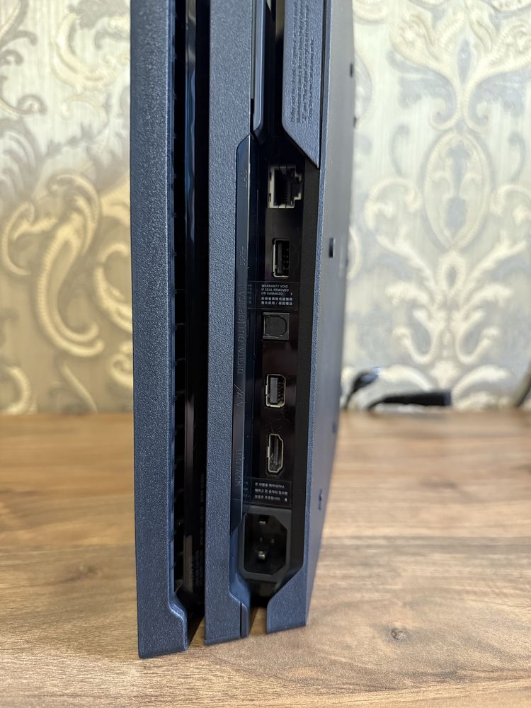 Play Station 4 pro 1tb