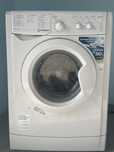 Продам стиральную машину Indesit IWSCS105