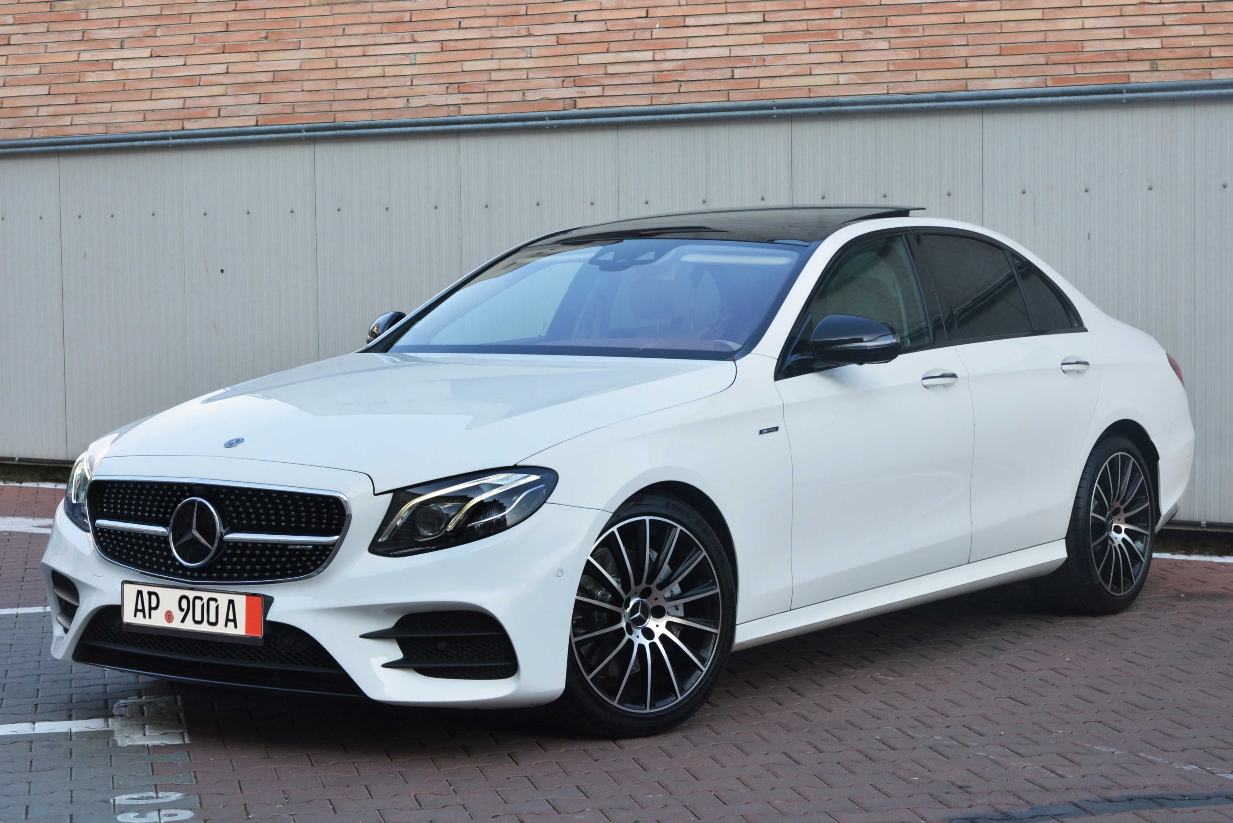 Mercedes-Benz E 220d /Pachet AMG/Designo/Burmester/MULTIBEAM/Panoramic