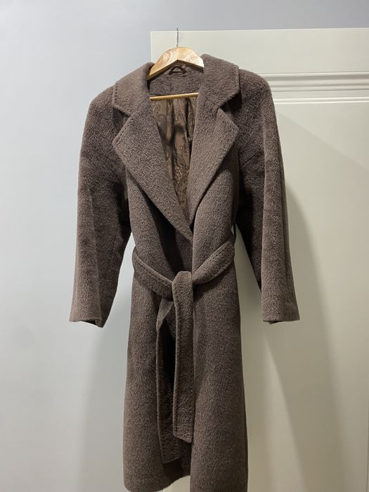 Продам пальто Лама в хорошем состоянии