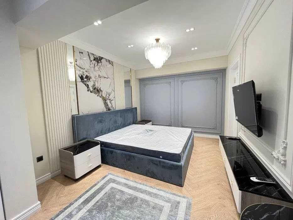 Срочно сдается 2 комнатная квартира метро Космонавтов Никто  не жил