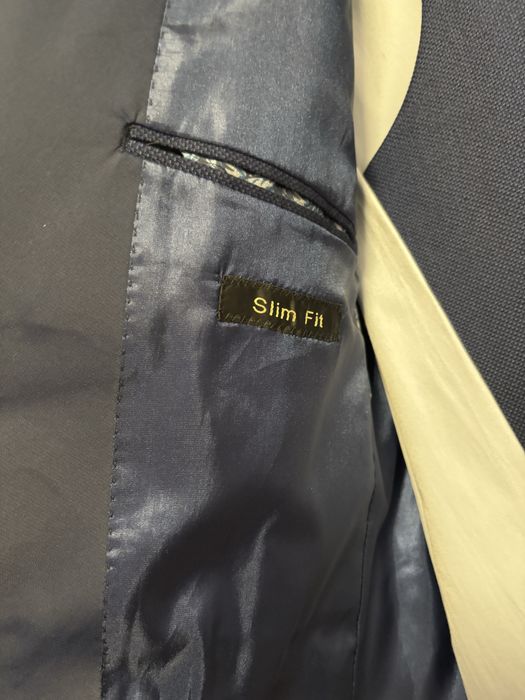 Официален костюм, вталяващ размер М